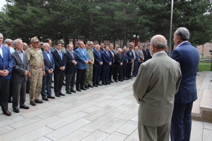 15 Temmuz şehitleri Kars Kapı Şehitliği’nde anıldı