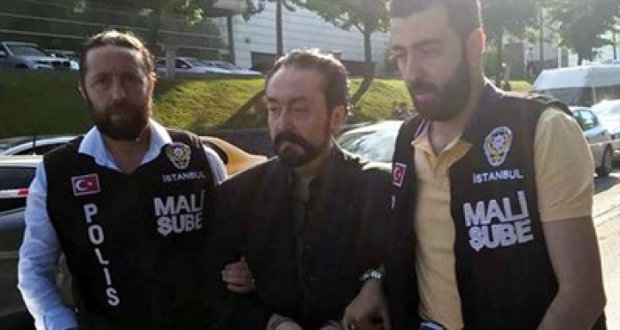 Adnan Oktar sağlık kontrolünden geçirildi