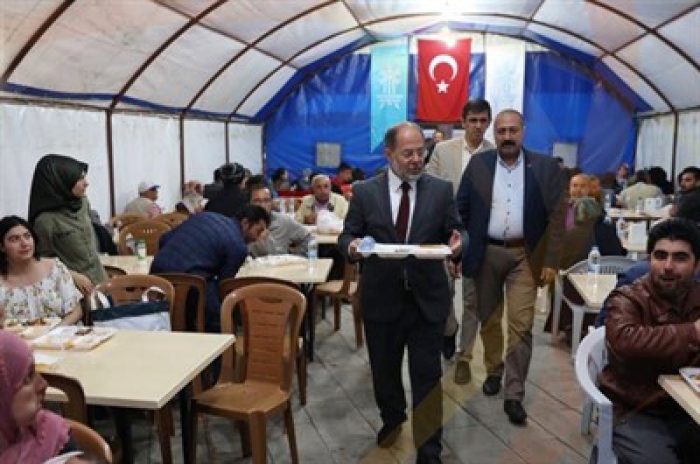 Akdağ ve Bulutlar, vatandaşlarla iftar sofrasında buluştu