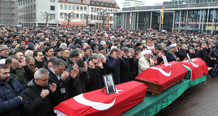 Almanya’da öldürülen Türk vatandaşları için cenaze töreni düzenlendi