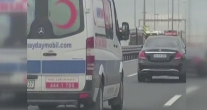 Ambulansa yol vermemek için yaptıkları bu kadarına da pes dedirtti