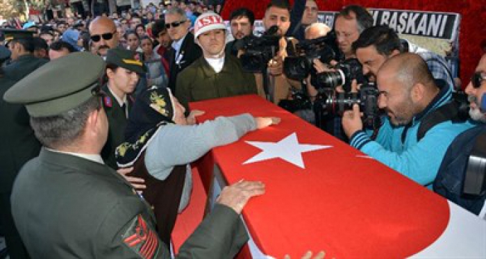 Antalya'da şehidini son yolculuğuna uğurladı!