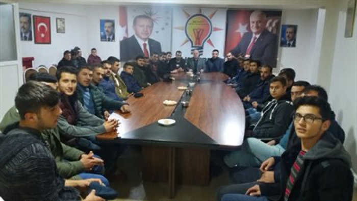 Aşkale’de Ak Partili gençleriyle…