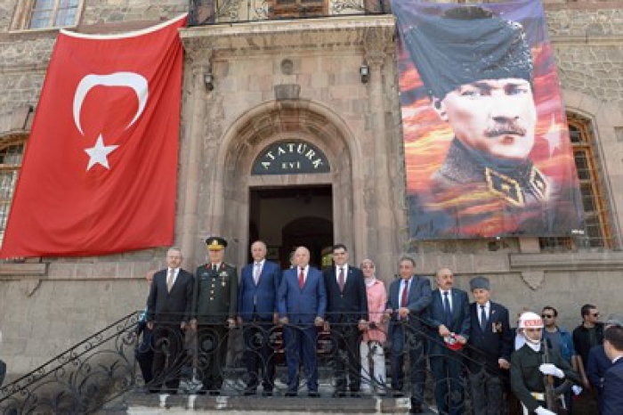 Atatürk’ün Erzurum’a gelişinin 99. yıldönümü törenlerle kutlandı 