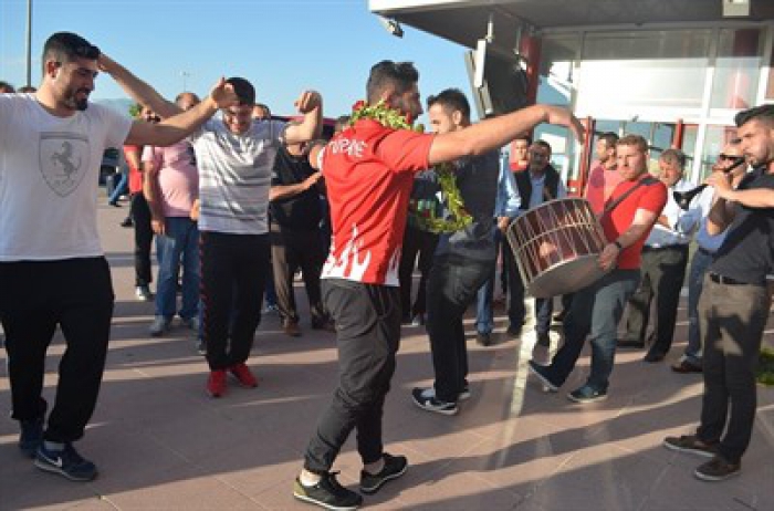 Avrupa Fatihi Güreşçimiz Erzurum'da Karşılandı