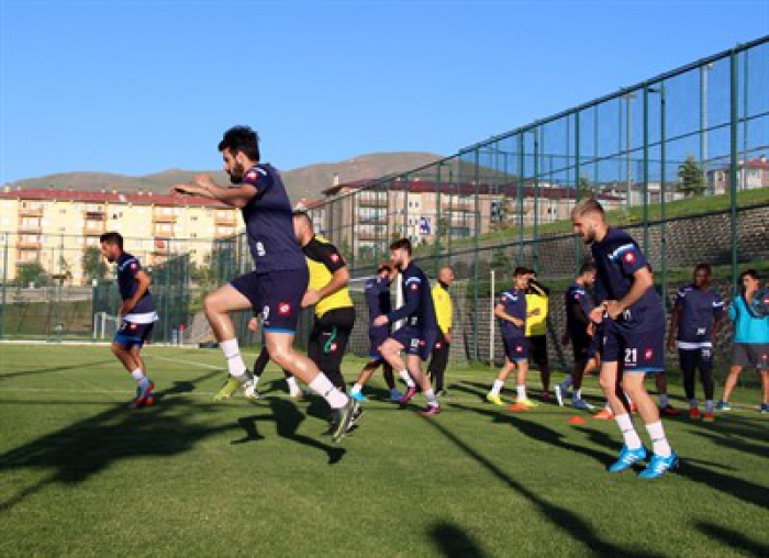 B.B. Erzurumspor ilk antrenmanına çıktı