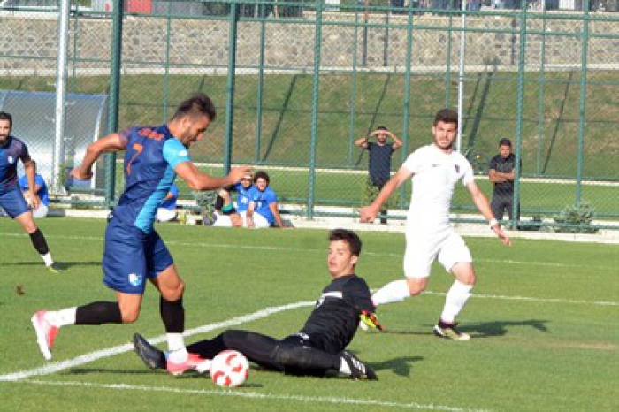 B.B. Erzurumspor, Karaca Birlikspor ile yaptığı özel karşılaşmayı 1-0 kazandı