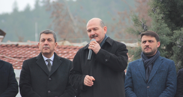 Bakan açıkladı: Bomba yüklü araç yakaladık