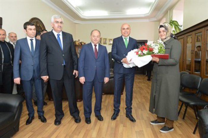 Bakan Akdağ ve Başkan Korkut, şehit ailelerine tapularını verdiler