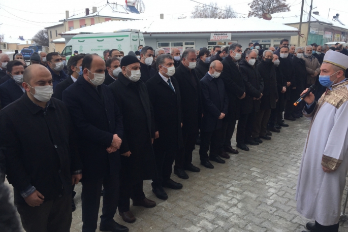 Bakan Koca'nın vefat eden babaannesi son yolculuğuna uğurlandı