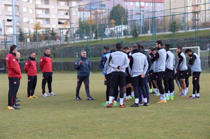 BB Erzurumspor’da Altıparmak, ilk antrenmanına çıktı