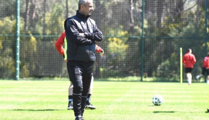 BB Erzurumspor’da İsmail Kartal ile yollar ayrıldı