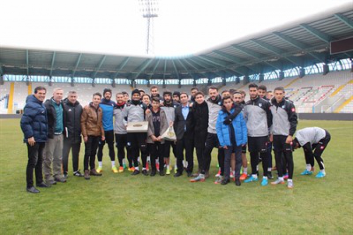 BB Erzurumspor Teknik Direktörü Mehmet Altıparmak:“Manisa maçında da artık tek hedefimiz var, mutlak galibiyet”