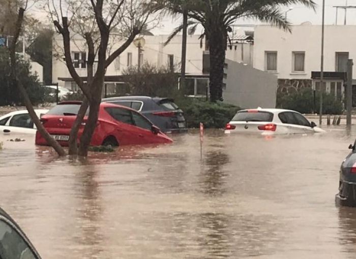 Bodrum sular altında kaldı! Fındık büyüklüğünde dolu yağdı…