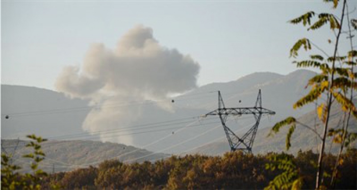 Bomba yüklü araç helikopterle vuruldu!