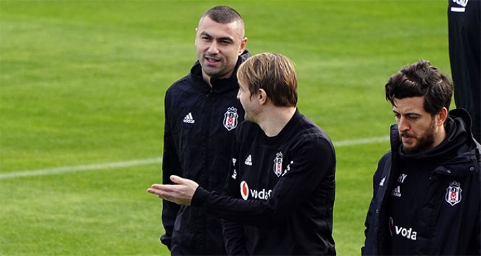 Burak Yılmaz resmen Beşiktaş’ta! Borsaya bildirildi