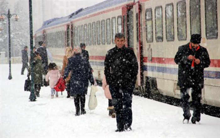 Burası Erzurum Tren Garı Muhteşem Kar…