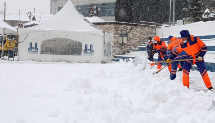 Büyükşehir’in kar timleri iş başında