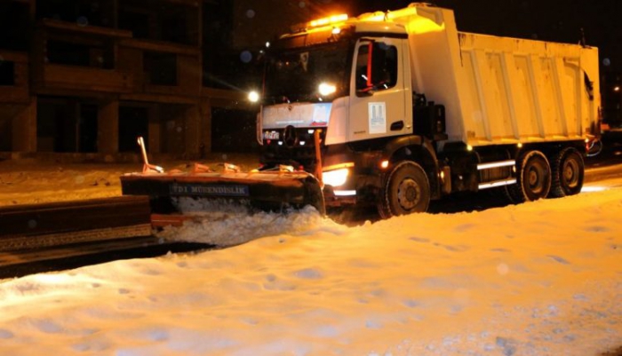 Büyükşehir’in kar timleri iş başında