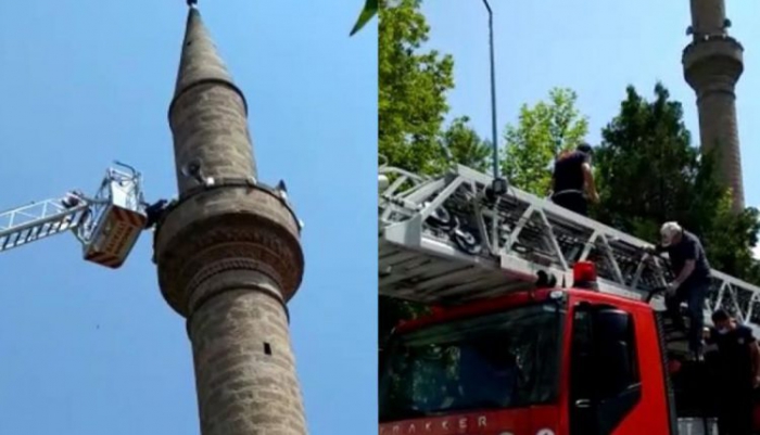 Cami minaresinde mahsur kalan adamı itfaiye kurtardı