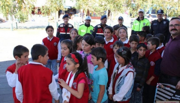 Çat’ta “Yaya Güvenliği Nöbeti” etkinliği düzenlendi