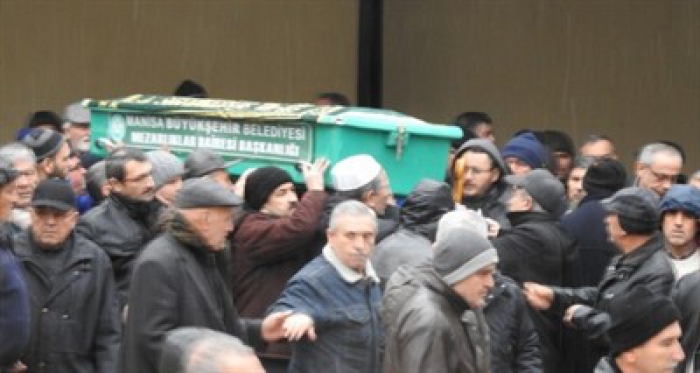 Cenaze namazı sırasında akıllara durgunluk veren olay