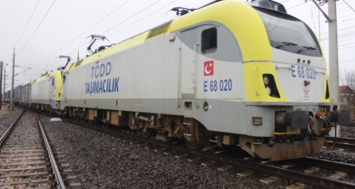 Çin’e gidecek 42 vagon ve 42 konteynerlik ihracat treni Kocaeli’ye uğradı