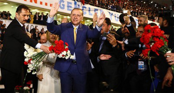 Cumhurbaşkanı Erdoğan AK Parti'ye dönüyor