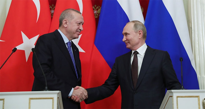 Cumhurbaşkanı Erdoğan ve Putin, Moskova’daki üçlü zirveyi ele aldı