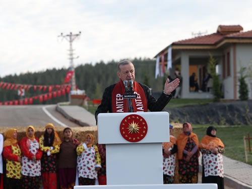 “Cumhuriyet tarihinin en büyük konut ve şehircilik seferberliğini alnımızın akıyla tamamlayacağız”