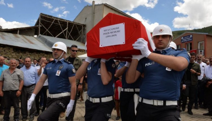 Denizde boğulan polis memuru memleketi Erzurum’da toprağa verildi