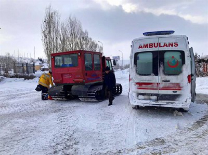 Doğu Anadolu'da ulaşıma kar ve tipi engeli