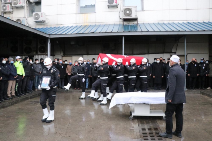 Doğum gününde kalp krizi geçiren polis memuru hayatını kaybetti