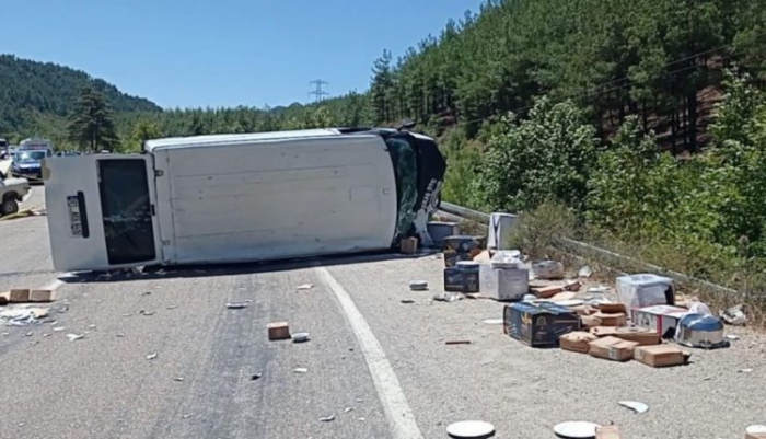 Düğün yolunda feci kaza: 5 ölü, 1 yaralı