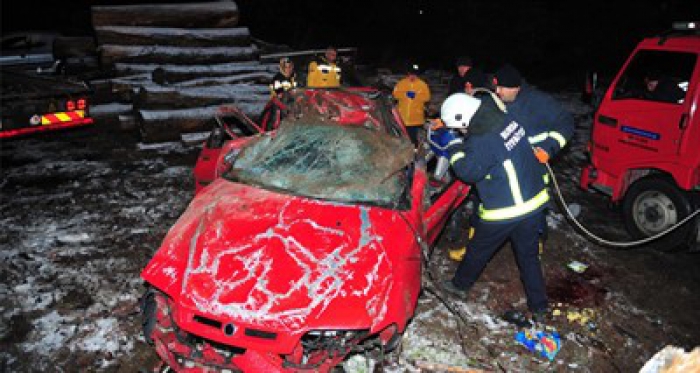 Dün yeni aldıkları otomobille kaza yaptılar: 2'si kardeş 3 ölü