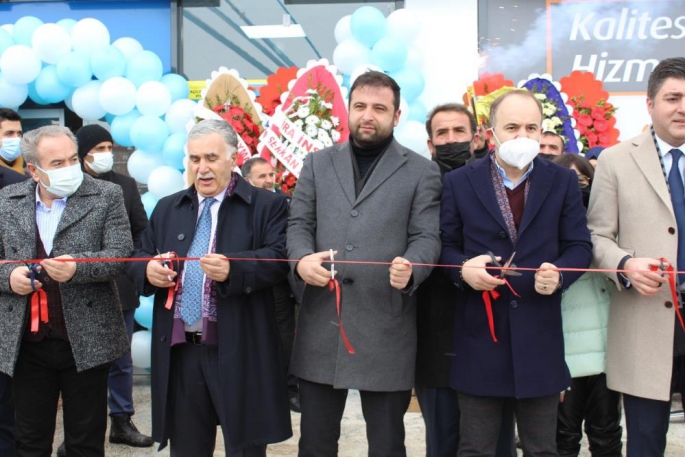 Düzgün market 21’inci şubesini törenle açtı