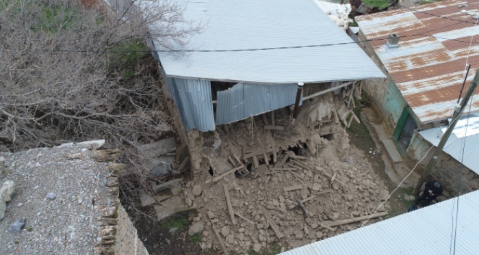 Elazığ’da 5.2’lik deprem 11 köyde 50 eve hasar verdi