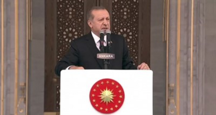 Erdoğan, 'Türkiye'de bir ilk' deyip Arınç'a teşekkür etti!