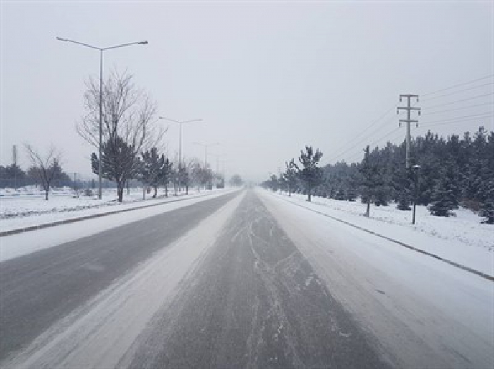 Erzurum'a kar yakışır ve kar yağıyor