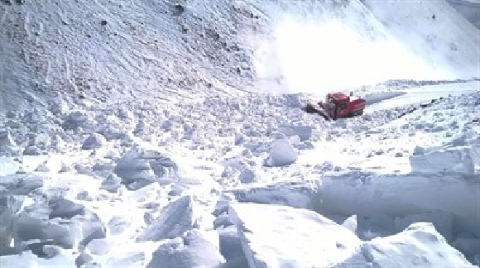 Erzurum Aşkale’de çığ düşen yol ulaşıma kapandı