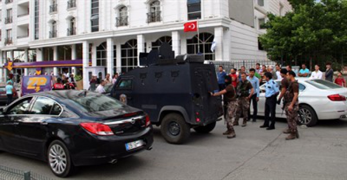 Erzurum’da 1’i polis 4 kişinin yaralandığı olayın ardından 2 kişi daha tabancayla vuruldu