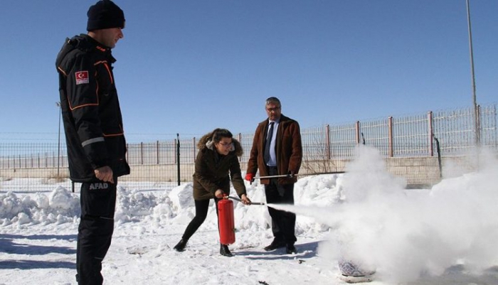 Erzurum’da AFAD’dan GSİM personeline yangın söndürme taktikleri 