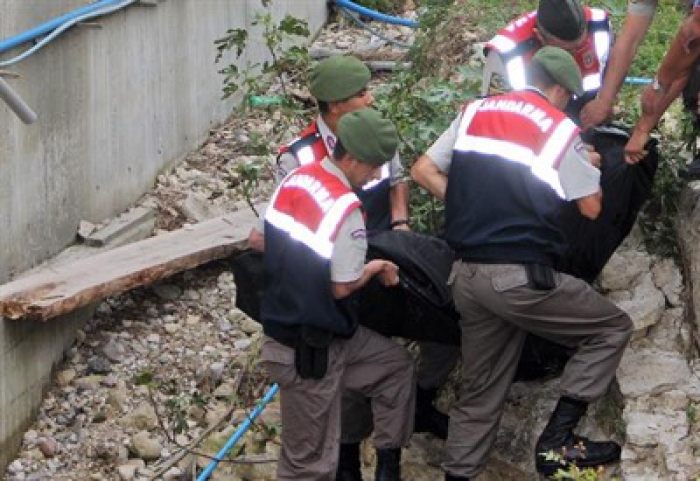 Erzurum'da ağaçta elektrik akımına kapılan genç öldü