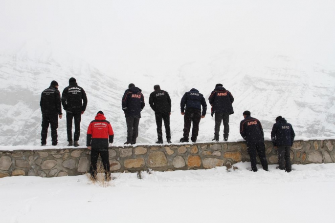 Erzurum'da Arabası gölün kenarında bulunan gençten 5 gündür haber alınamıyor