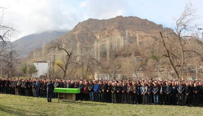 Erzurum’da Cenaze cemaati köye sığmadı