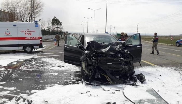 Erzurum’da feci kaza: 3 yaralı