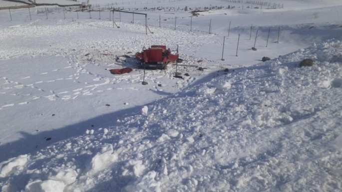 Erzurum'da feci kaza! Direksiyon hakimiyetini kaybeden otomobil takla attı: 3 ölü, 3 yaralı