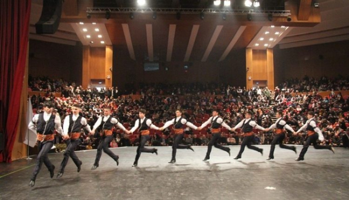 Erzurum’da halk oyunları rüzgarı