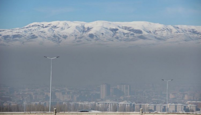 Erzurum’da hava kirliliği siyah bulutlar oluşturdu