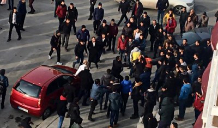 Erzurum’da iki grup tekme tokat birbirine girdi